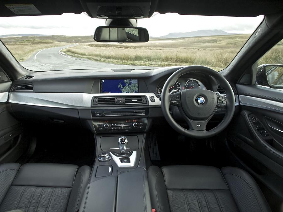  BMW M5 2011 года  (UK) (фото 2 из 36)